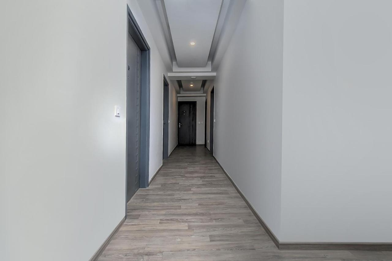 Oyo Townhouse 044 Sector 14 Gurugram Hotel Gurgaon Luaran gambar