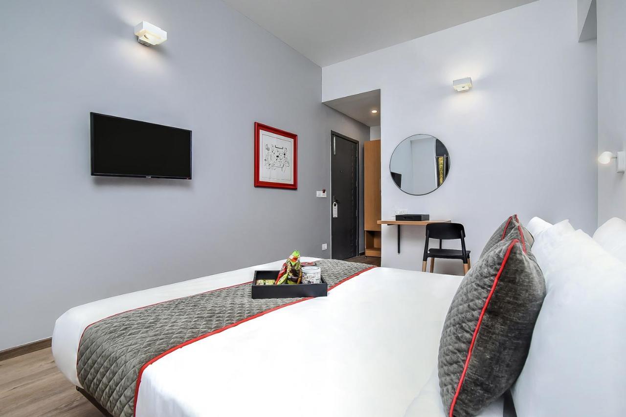 Oyo Townhouse 044 Sector 14 Gurugram Hotel Gurgaon Luaran gambar