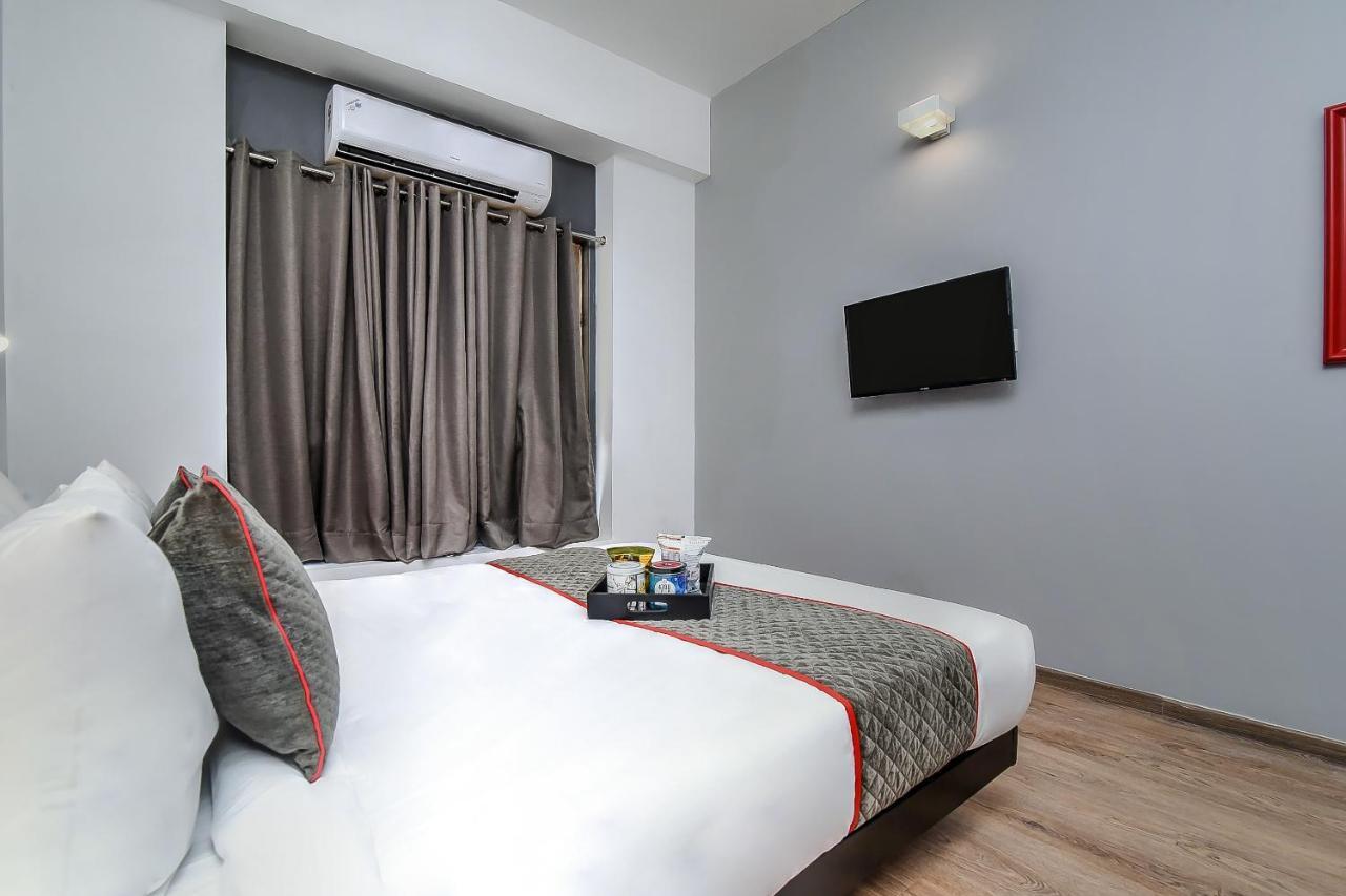 Oyo Townhouse 044 Sector 14 Gurugram Hotel Gurgaon Luaran gambar